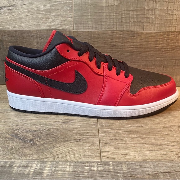 Jordan 1 Low ‘Reverse Bred Pebbled Swoosh’ - Picture 2 of 7